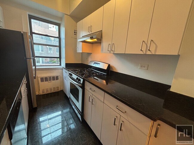 Building Photo - BEEKMAN PLACE