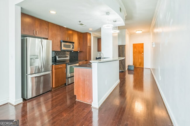 Foto del edificio - 361 17th St NW