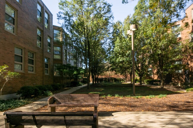 Building Photo - 4700 Lake Park Apartments