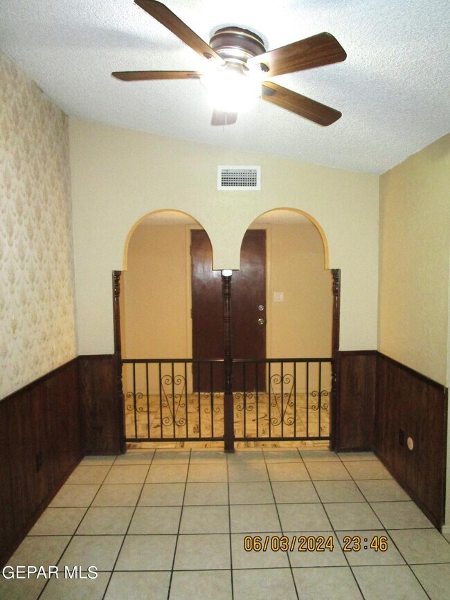Building Photo - 8020 Algerita Ct