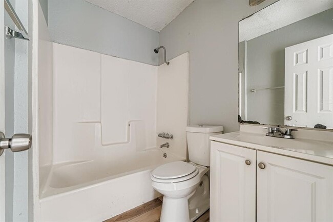 Building Photo - 10100 Brownie Dr