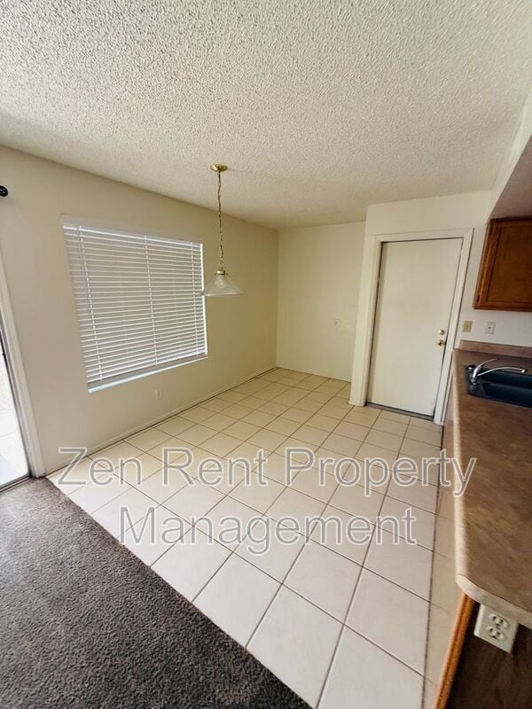 Building Photo - 1471 E Park Ave