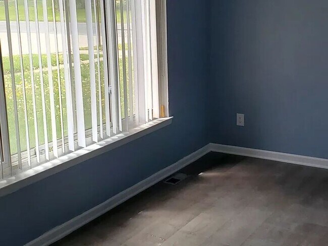 Foto del edificio - 8609 Deering St