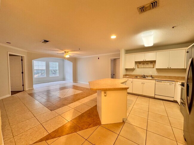 Foto del edificio - 3591 Kernan Blvd S