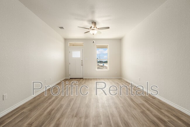 Building Photo - 103 Levi Ct