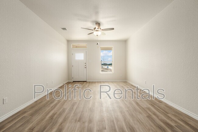 Foto del edificio - 103 Levi Ct