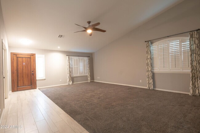 Foto del edificio - 6442 W Fullam St