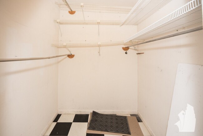 Foto del edificio - 2047 N Hoyne Ave