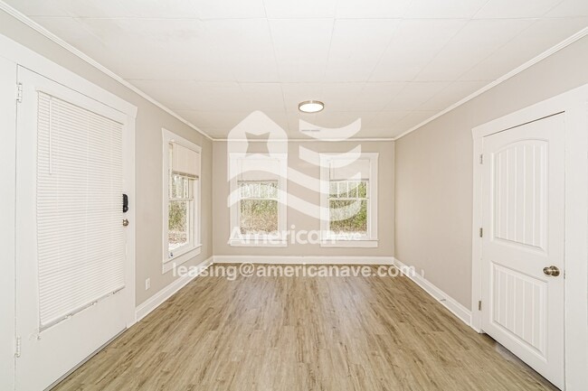 Foto del edificio - 917 School Terrace