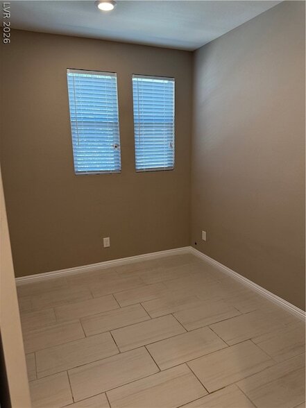Building Photo - 921 Riverlawn Pl