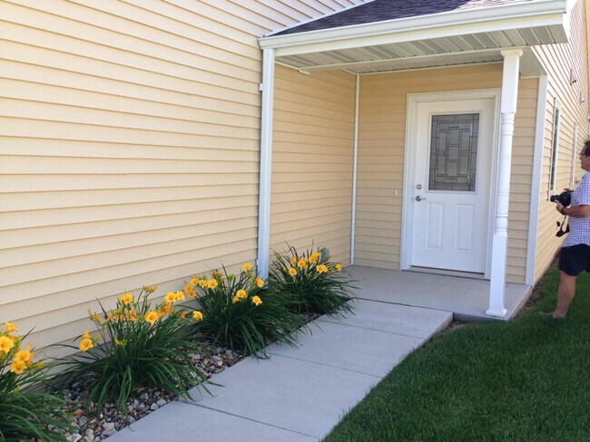 Foto del edificio - 519 Spruce Hills Dr