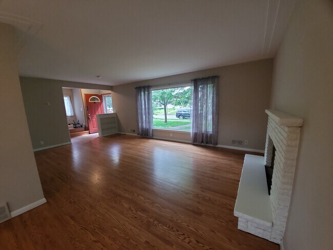 Building Photo - 5834 Sheridan Ave S