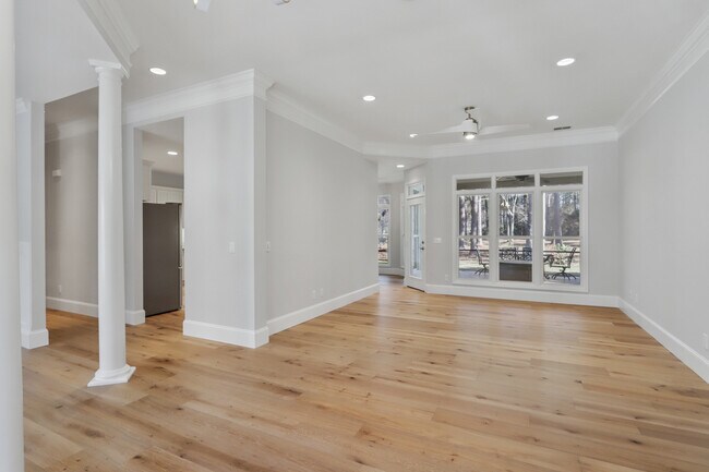 Foto del edificio - 9 Fairway Dr