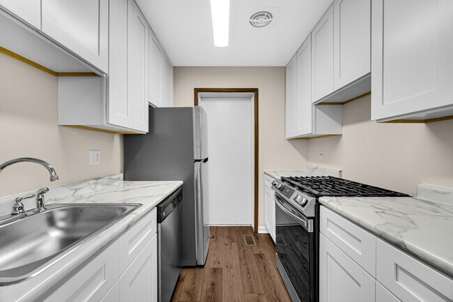 Foto del edificio - 315 Farmingdale Cir