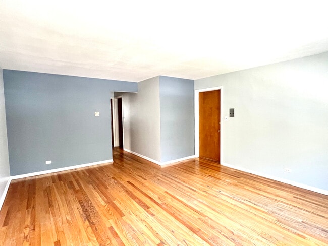 Building Photo - 2623 W Berwyn Ave