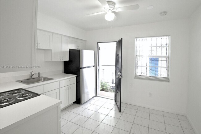 Foto del edificio - 1570 NW 2nd St