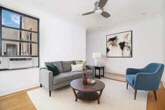 Building Photo - 380 S 4th St