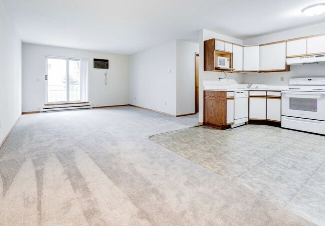 Spacious open floor plans - Lake Pointe Apartment Homes