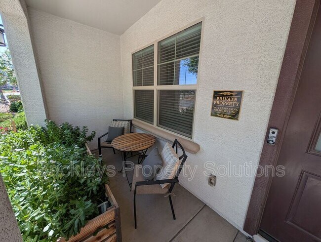 Building Photo - 4021 E Pony Ln