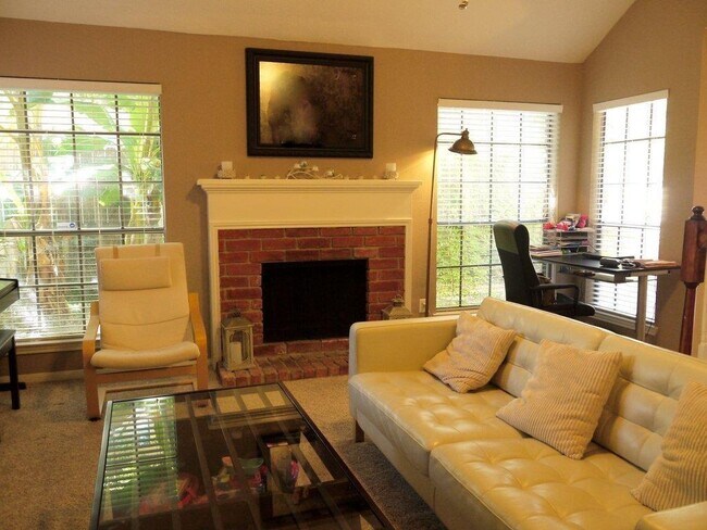 Foto del edificio - 2211 S Kirkwood Rd