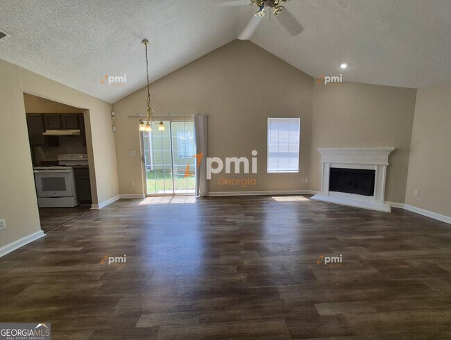 Building Photo - 6215 Klondike River Rd