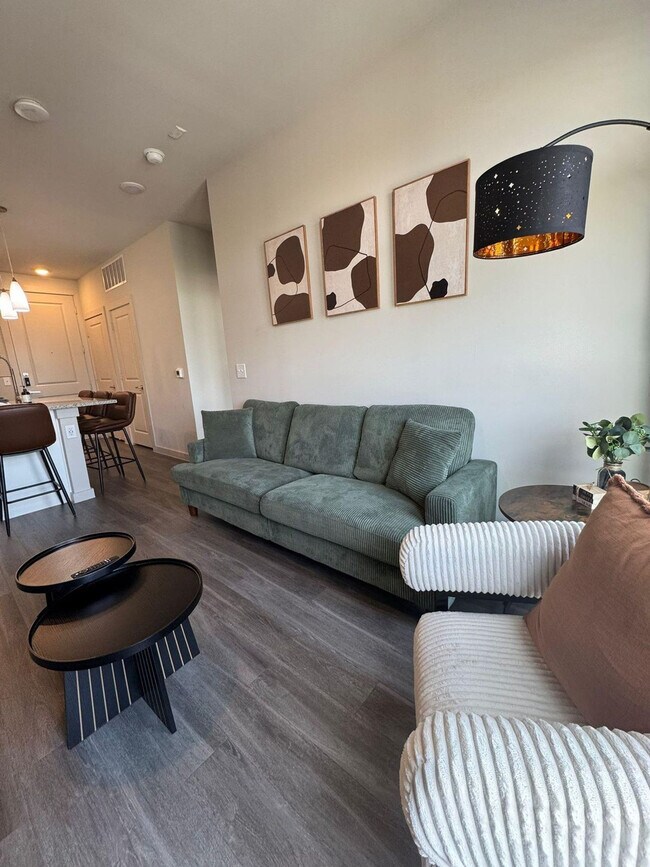 Foto del edificio - 5820 1/2 Cameron Road-SI FL4-ID1303396P