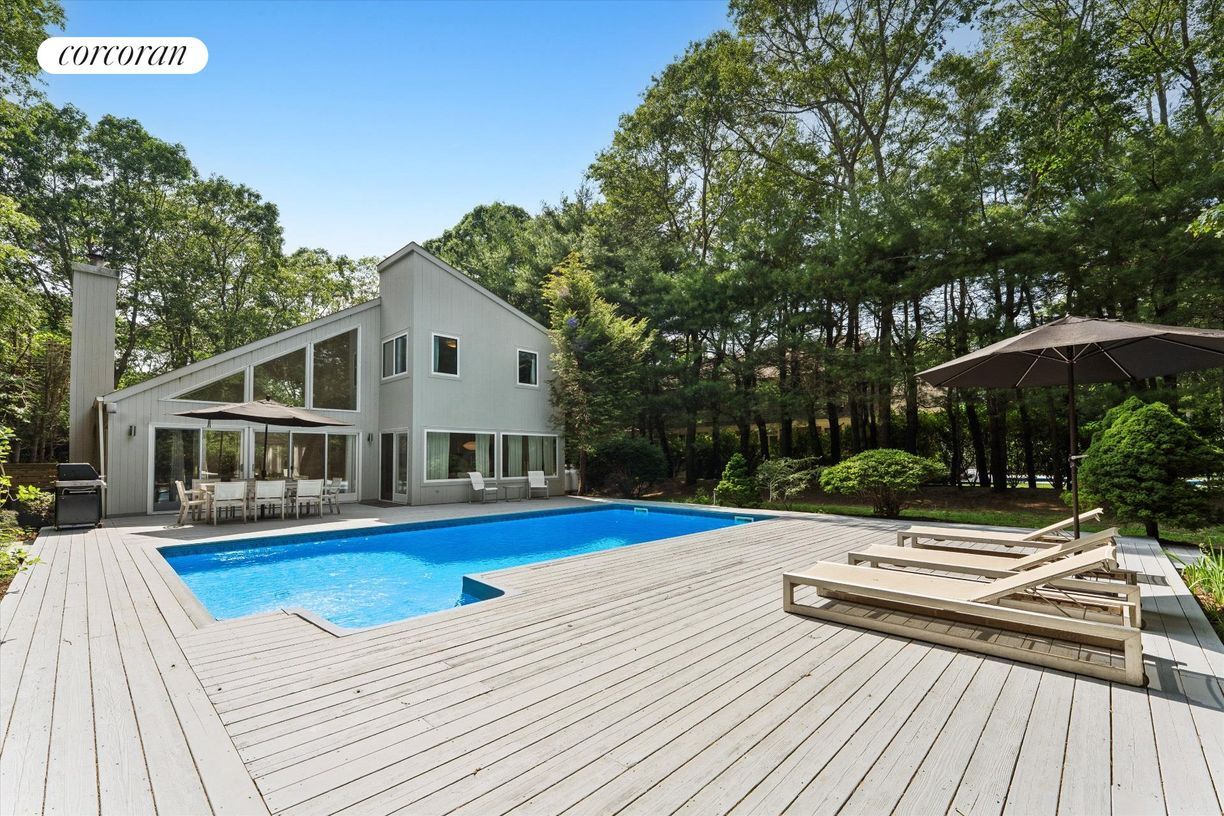 Primary Photo - 24 Quogue Riverhead Rd