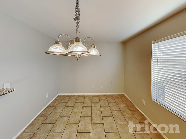 Foto del edificio - 999 E Stardust Way