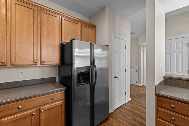 Building Photo - Beautiful 3-Bedroom Condo in Norfolk.