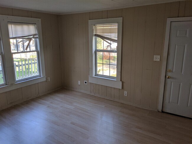 Building Photo - 4764 Adams Ave