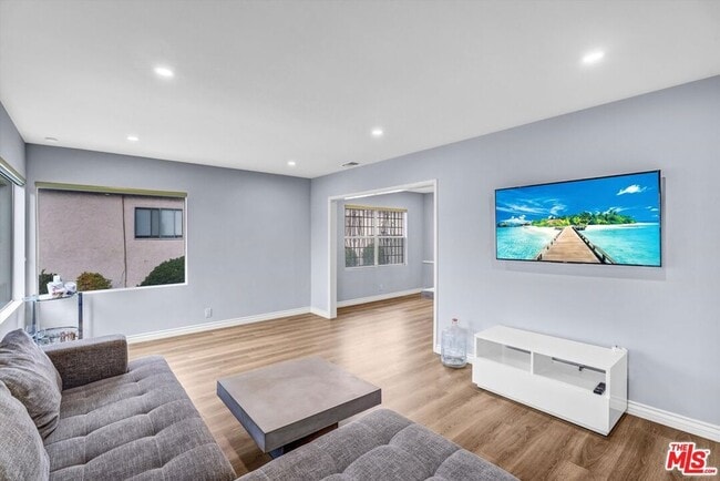 Foto del edificio - 1920 Van Wick St