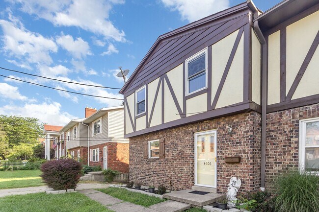 Building Photo - 4600-4606 Glenway Ave