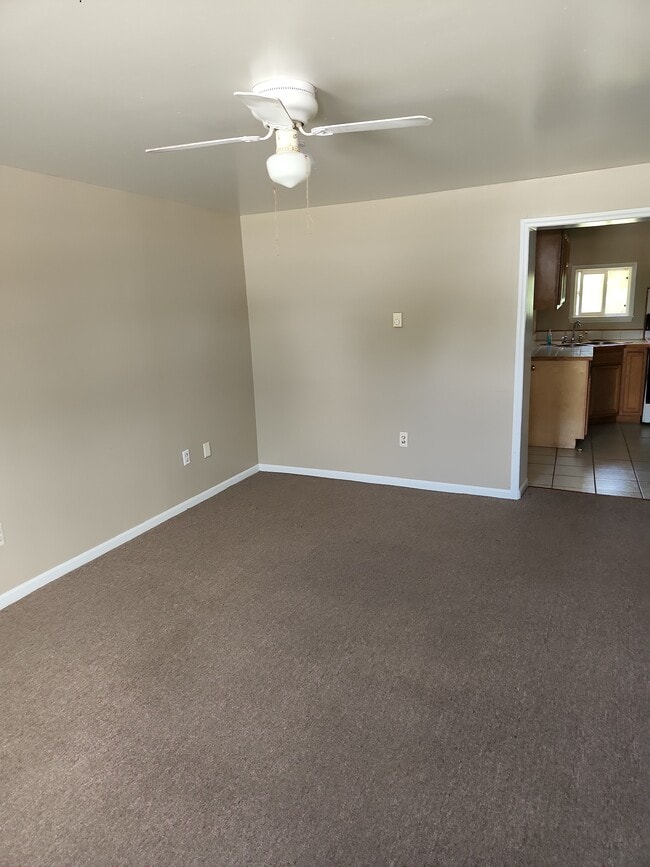 Livingroom - 1287 S Huron Rd