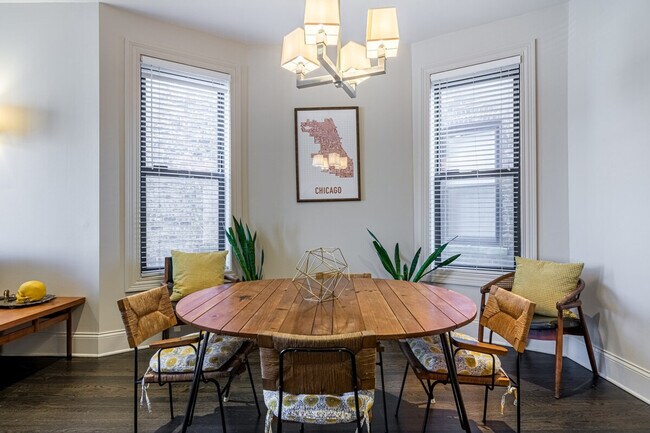 Building Photo - 2947 W Logan Blvd