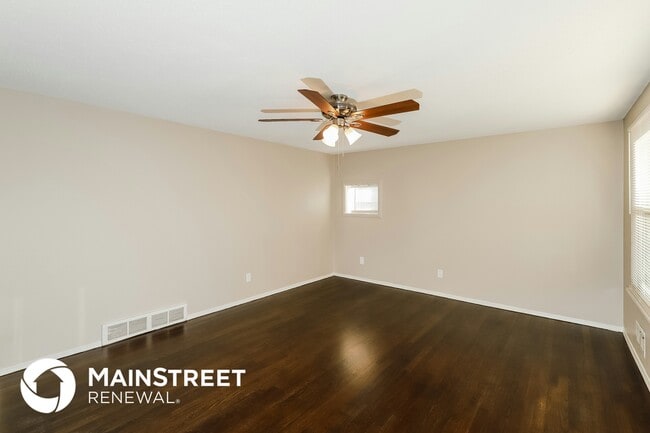 Building Photo - 4037 N Spruce Ave