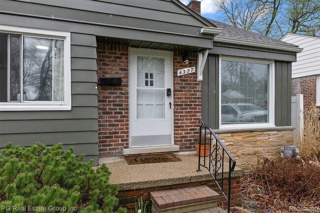 Foto del edificio - 4307 Cooper Ave