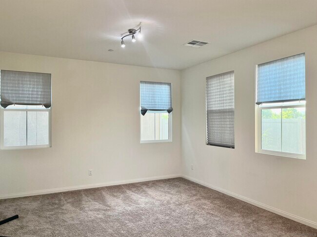 Building Photo - 4372 Cadence Wy