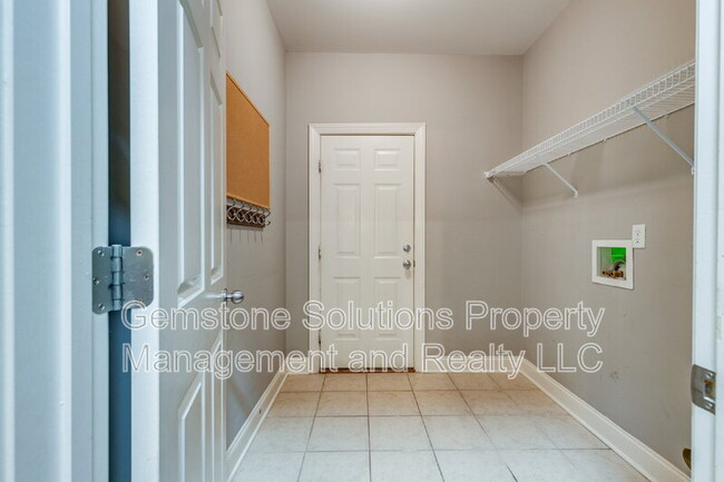 Building Photo - 301 Pennystone Cir