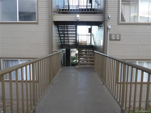 Building Photo - 92-1136-1136 Panana St