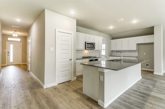 Building Photo - 5211 Bellhurst Dr