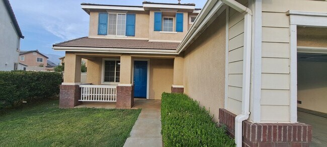 Building Photo - Lovely Spacious 3 Bedroom with Loft Home, ...