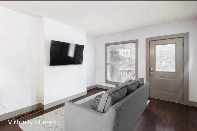 Foto del edificio - 2411 Indianola Ave