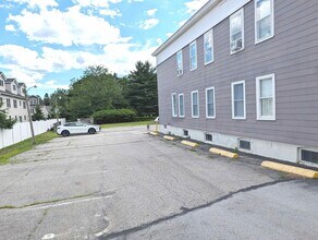 Building Photo - 685 Massabesic St