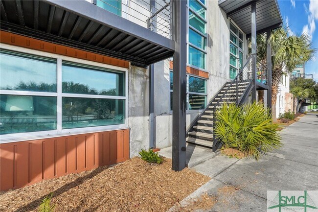 Building Photo - 536 Selma St
