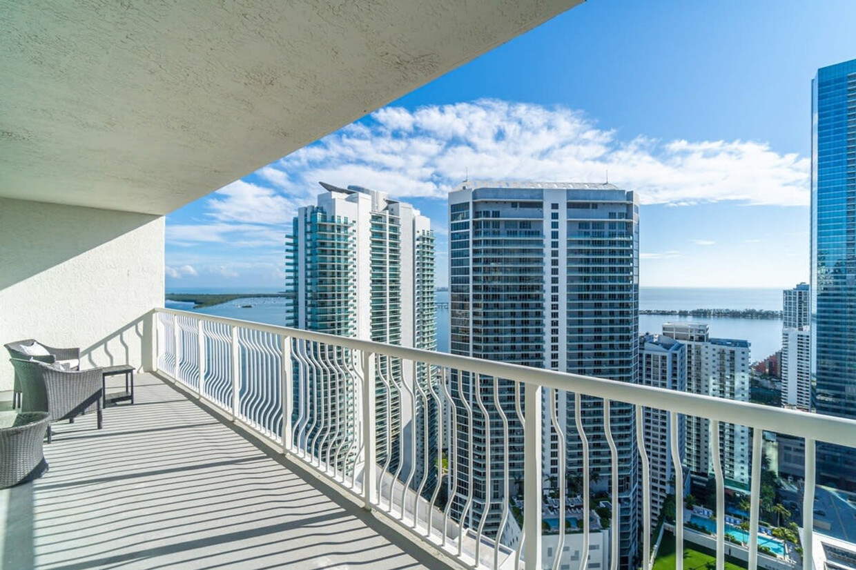 Foto principal - 1200 Brickell Bay Dr