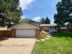 Building Photo - 3625 E Wade Ln