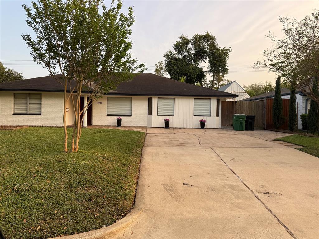 Foto principal - 9711 Long Branch Ln