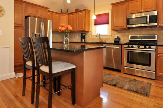 Cocina - 27 Central St