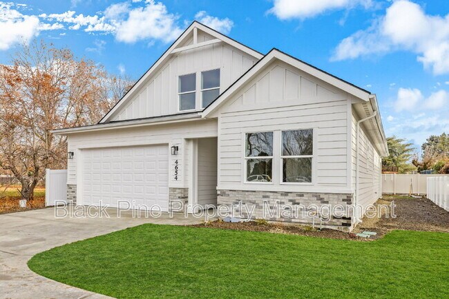 Building Photo - 4654 N Maple Grove Rd