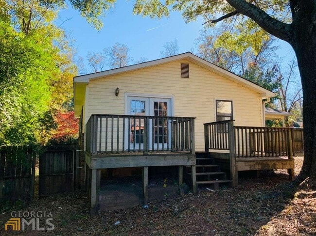 Building Photo - 108 N Chilton Crescent